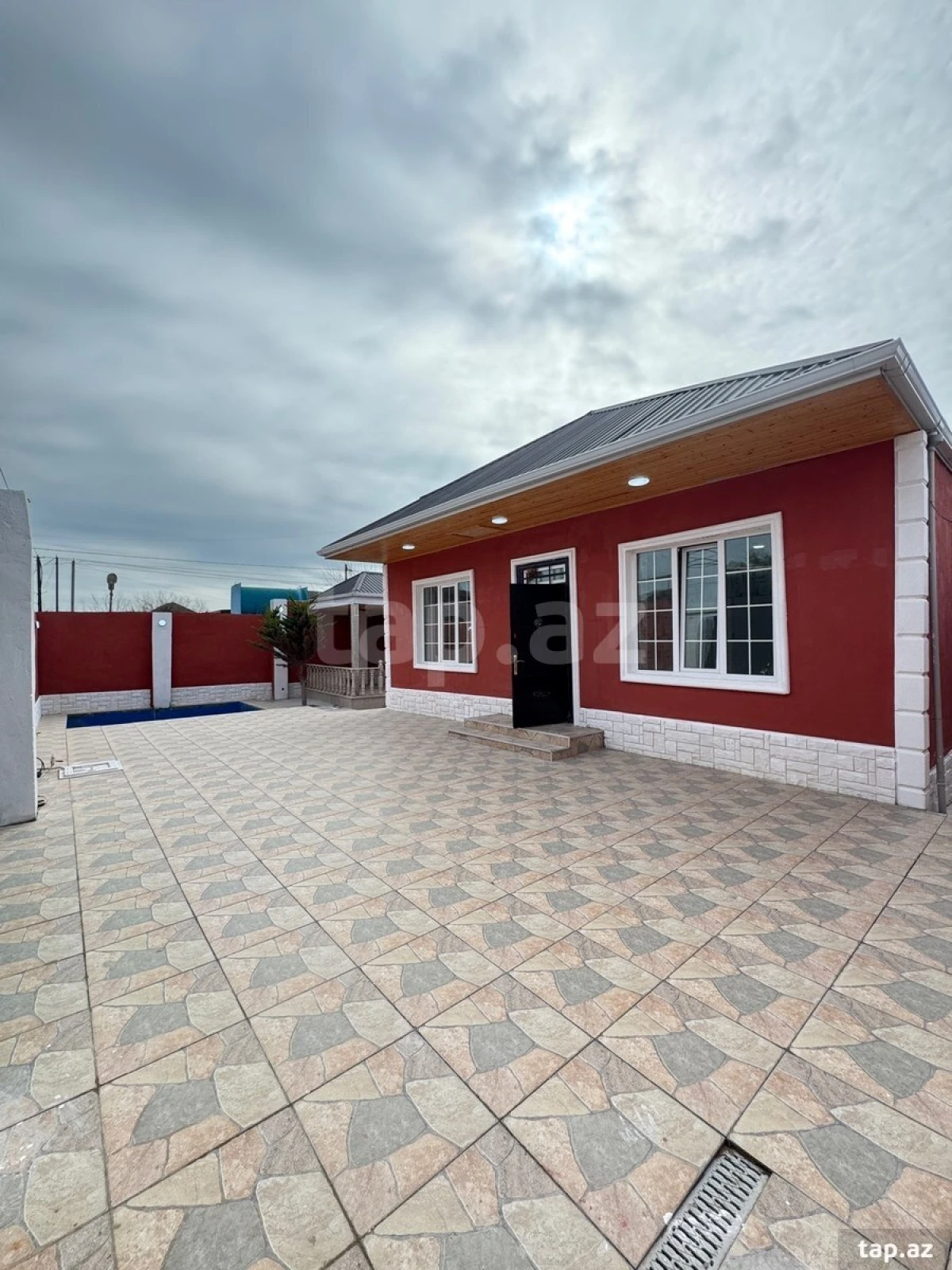 Satılır 3 otaqlı həyət evi