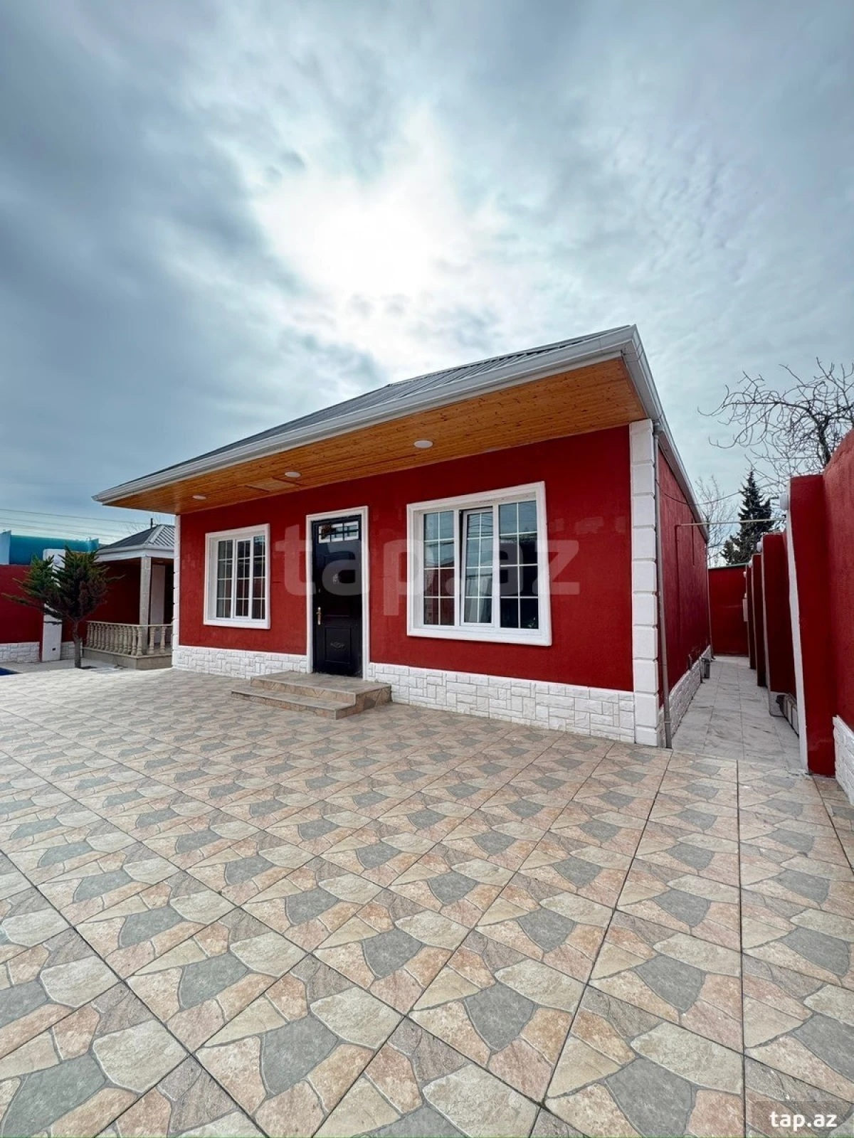 Satılır 3 otaqlı həyət evi