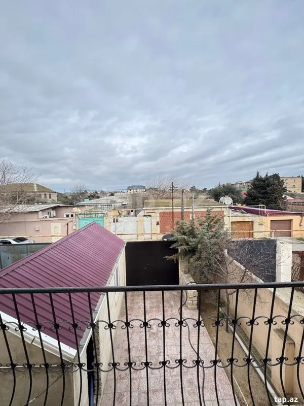 Satılır 4 otaqlı həyət evi