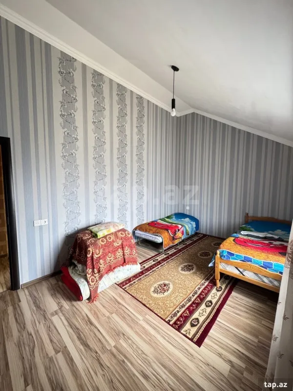 Satılır 4 otaqlı həyət evi