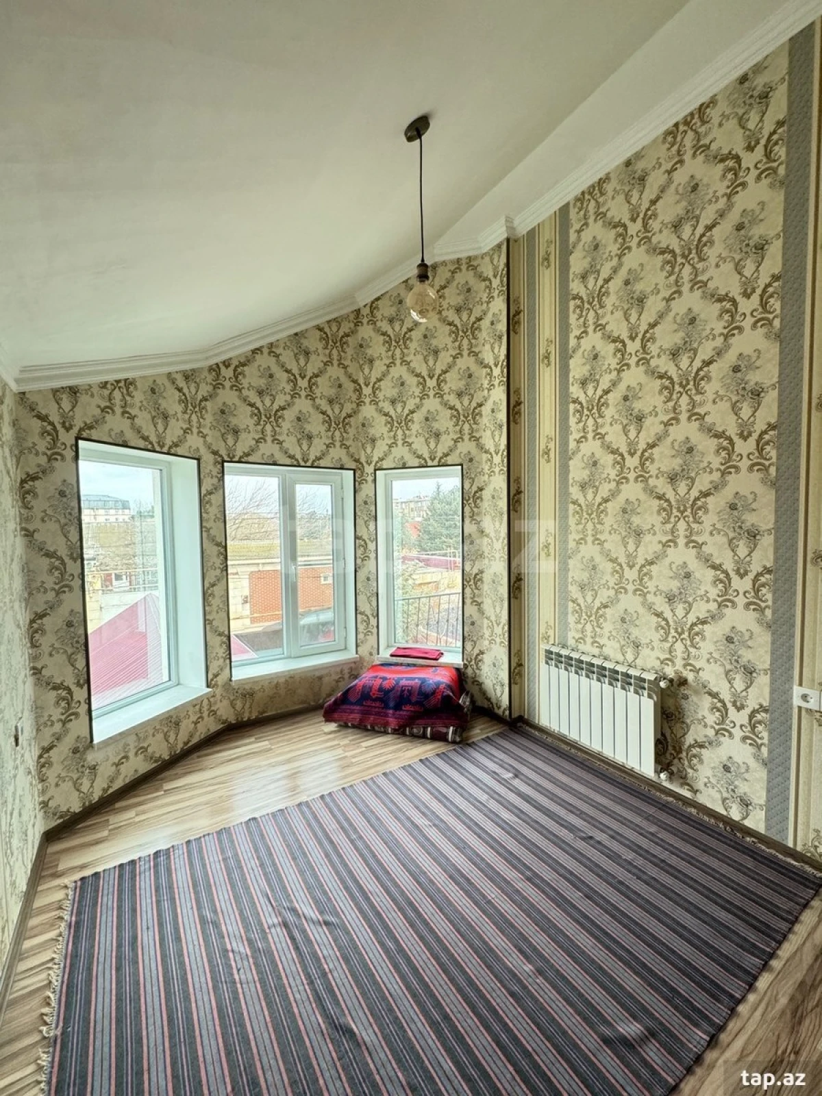 Satılır 4 otaqlı həyət evi