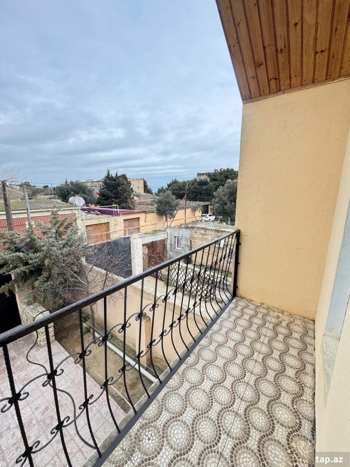 Satılır 4 otaqlı həyət evi