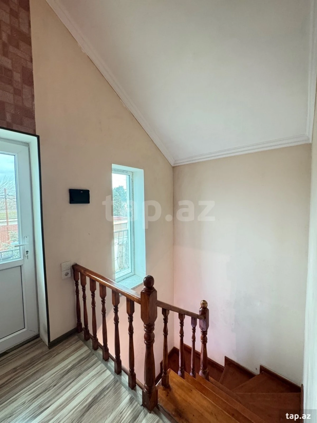 Satılır 4 otaqlı həyət evi