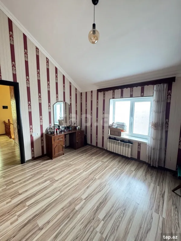 Satılır 4 otaqlı həyət evi