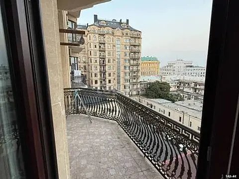 Satılır 3 otaqlı yeni tikili 138 m² — Bakı, Sahil qəs. 3 otaq 138.00 m²