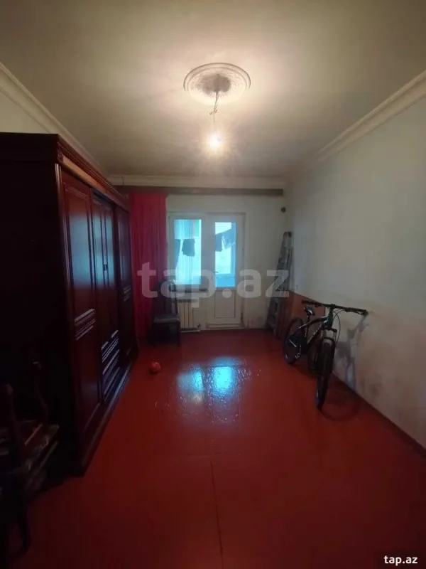 Satılır 4 otaqlı mənzil 100 m²