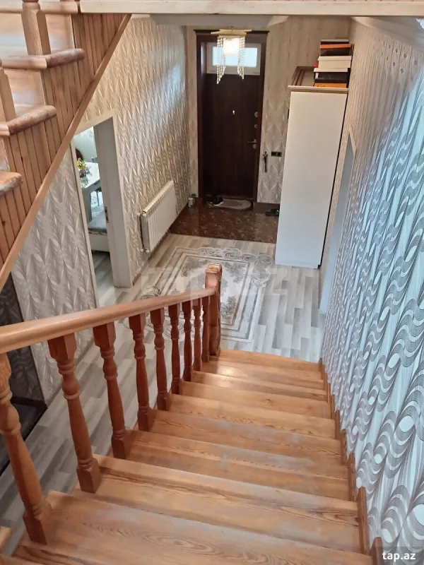 Satılır 5 otaqlı həyət evi