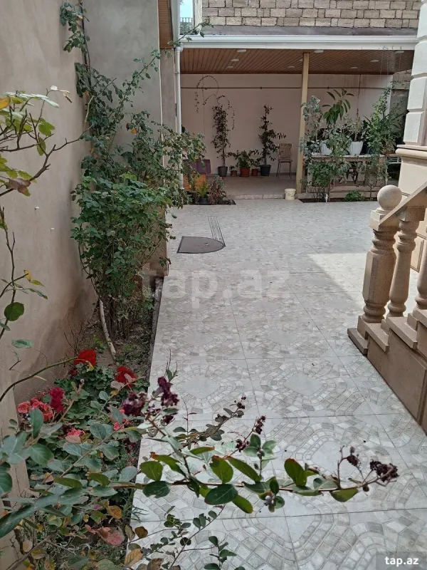Satılır 5 otaqlı həyət evi