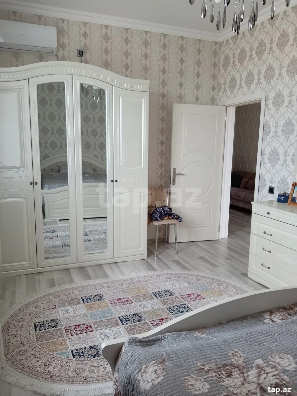 Satılır 5 otaqlı həyət evi