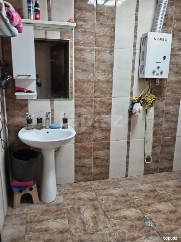 Satılır 5 otaqlı həyət evi