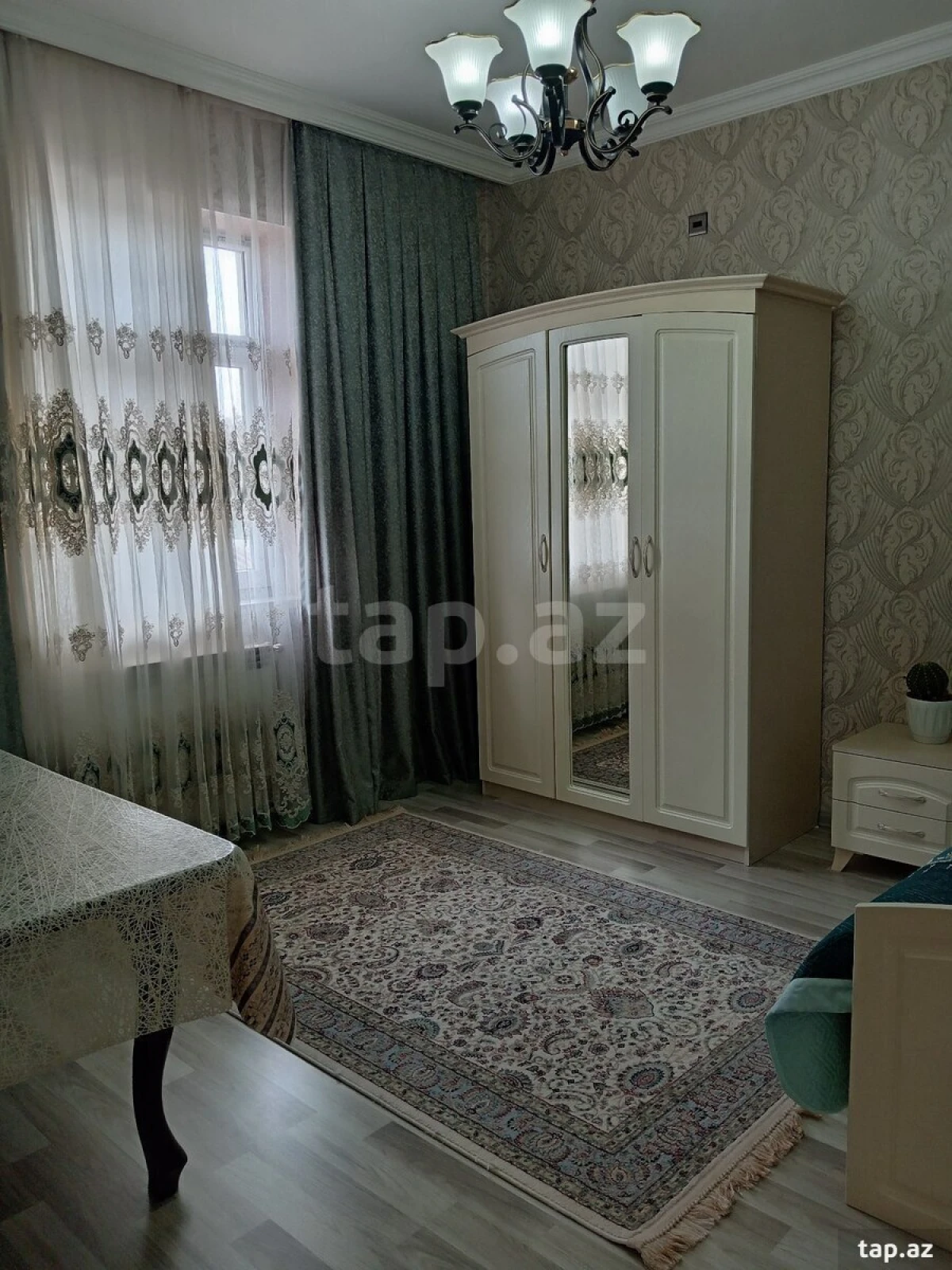 Satılır 5 otaqlı həyət evi
