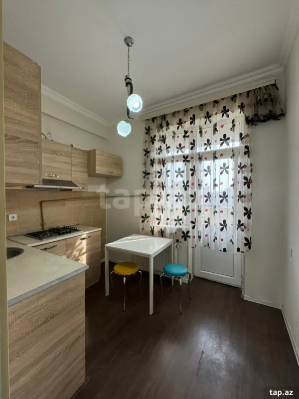 Kirayə verilir 2 otaqlı yeni tikili 65 m²
