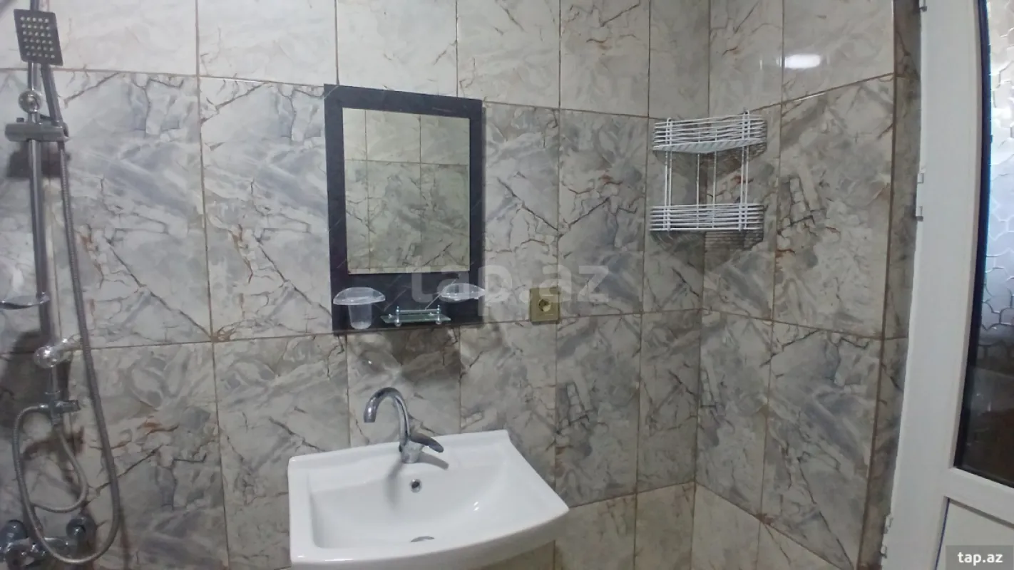 Kirayə verilir 3 otaqlı həyət evi