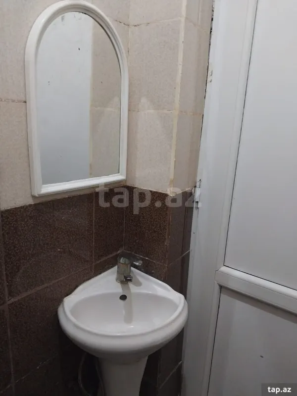 Kirayə verilir 1 otaqlı həyət evi