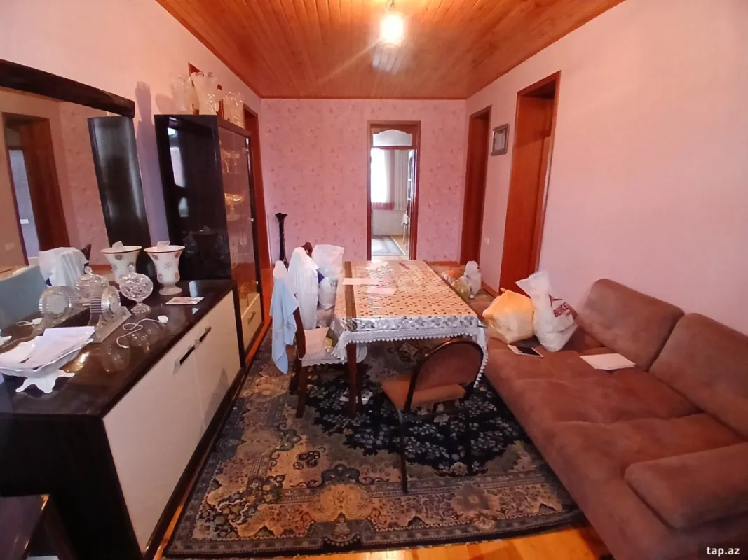 Satılır 9 otaqlı həyət evi