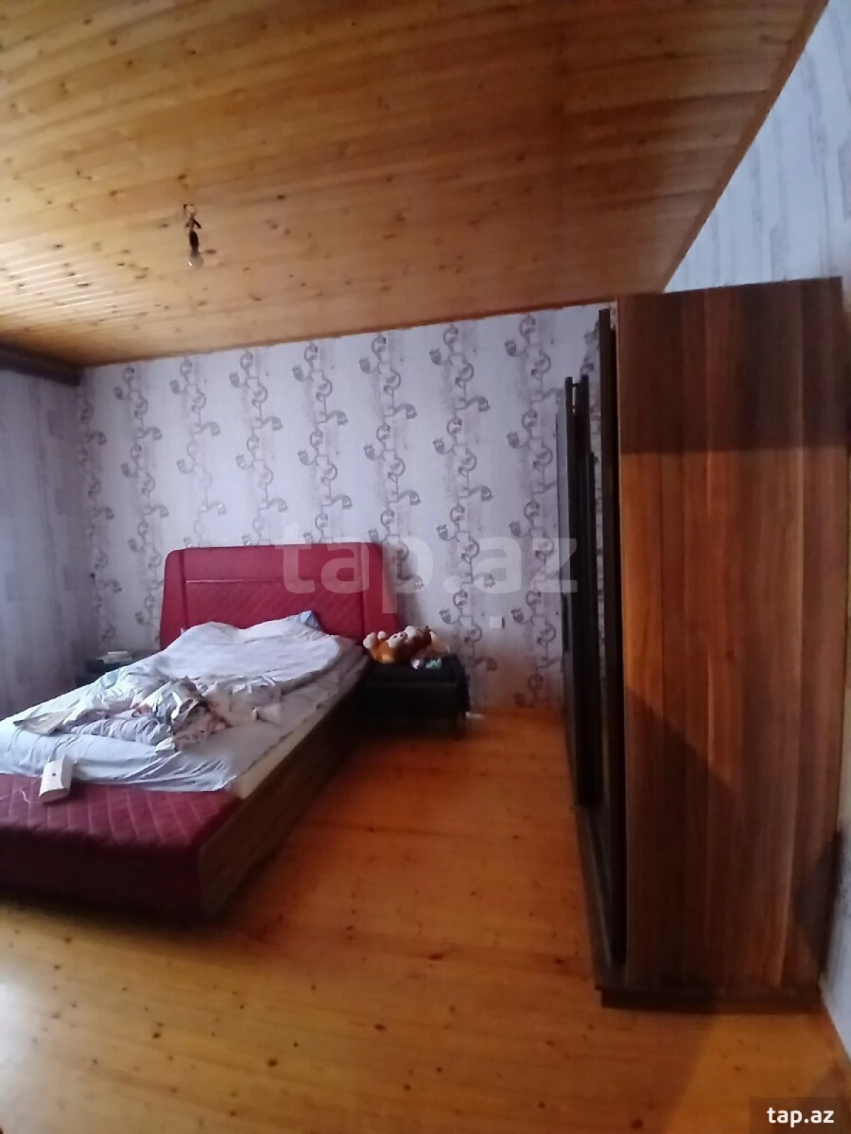 Satılır 9 otaqlı həyət evi