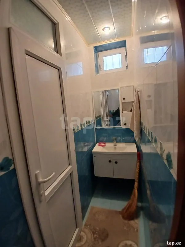 Satılır 9 otaqlı həyət evi