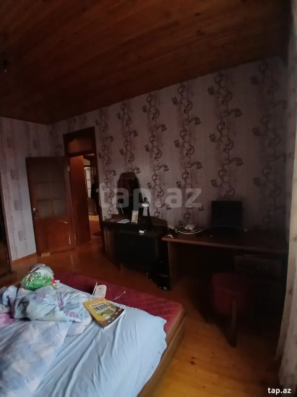 Satılır 9 otaqlı həyət evi