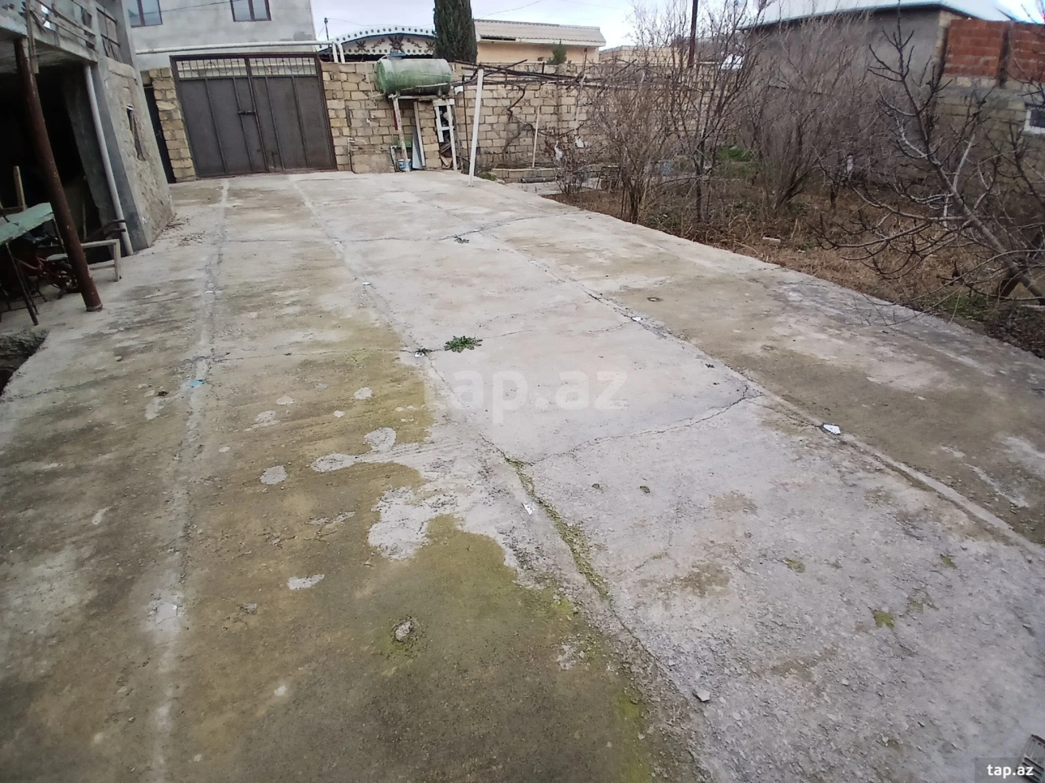 Satılır 9 otaqlı həyət evi