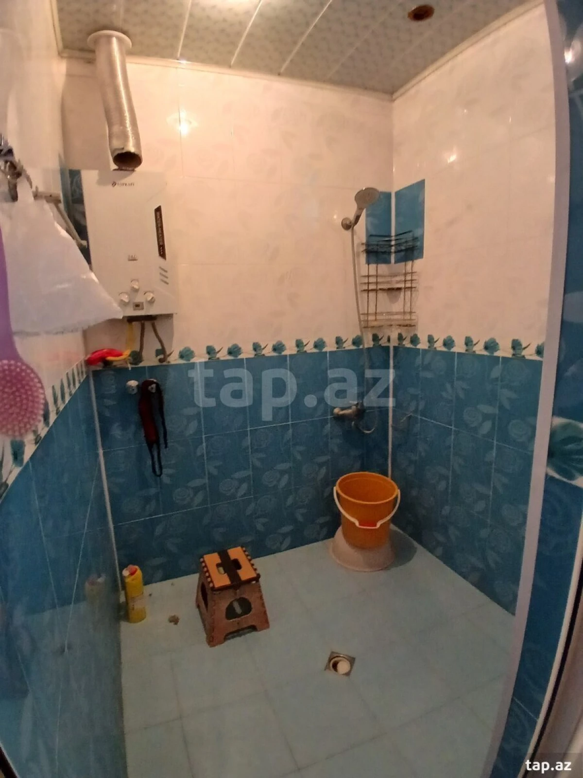 Satılır 9 otaqlı həyət evi