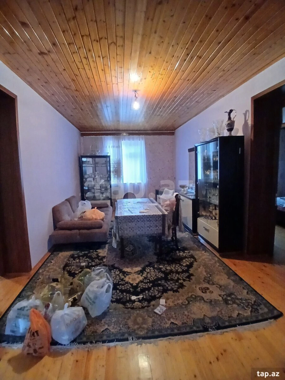 Satılır 9 otaqlı həyət evi