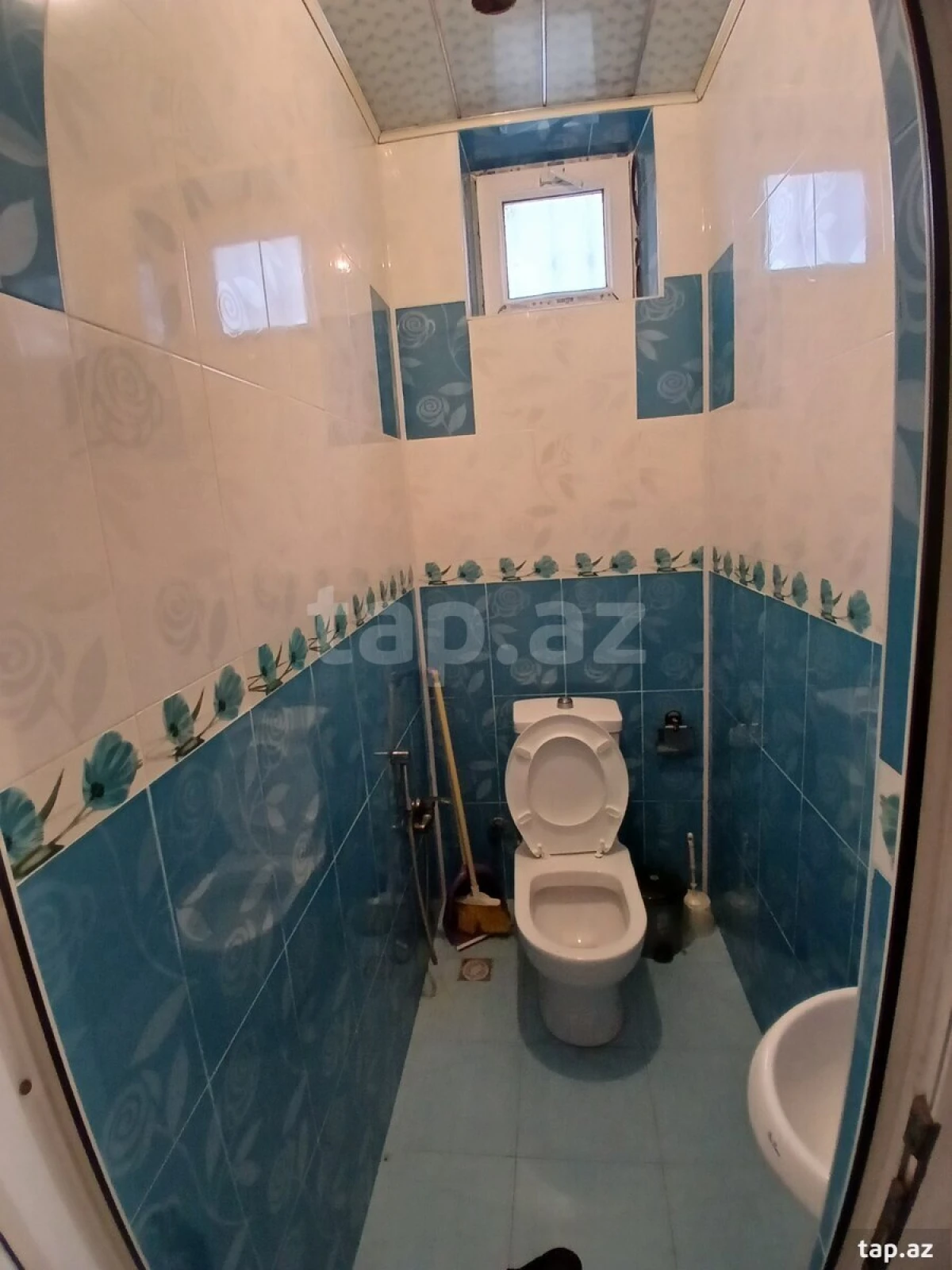 Satılır 9 otaqlı həyət evi