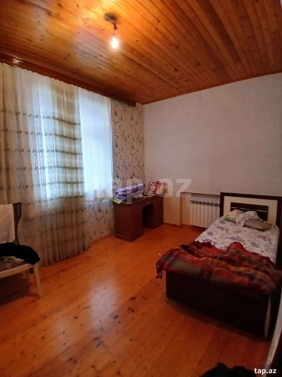 Satılır 9 otaqlı həyət evi