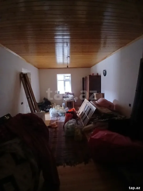 Satılır 9 otaqlı həyət evi