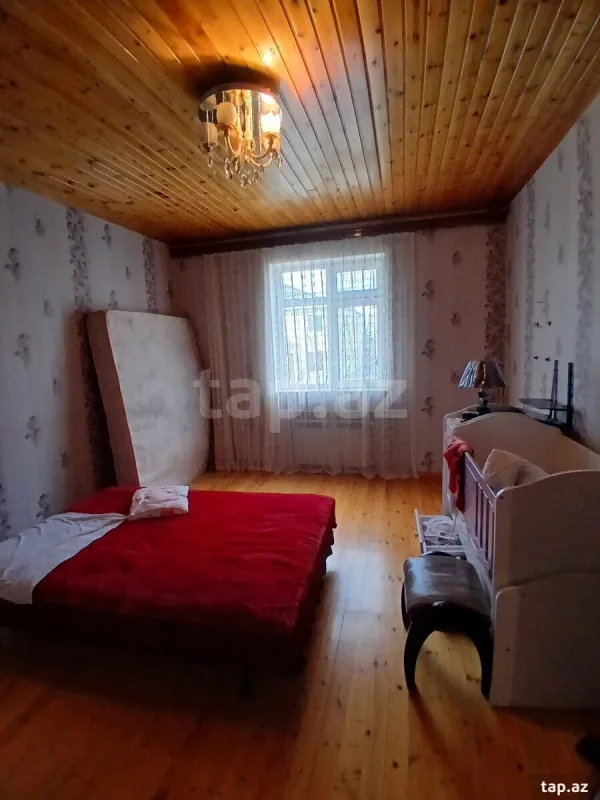 Satılır 9 otaqlı həyət evi