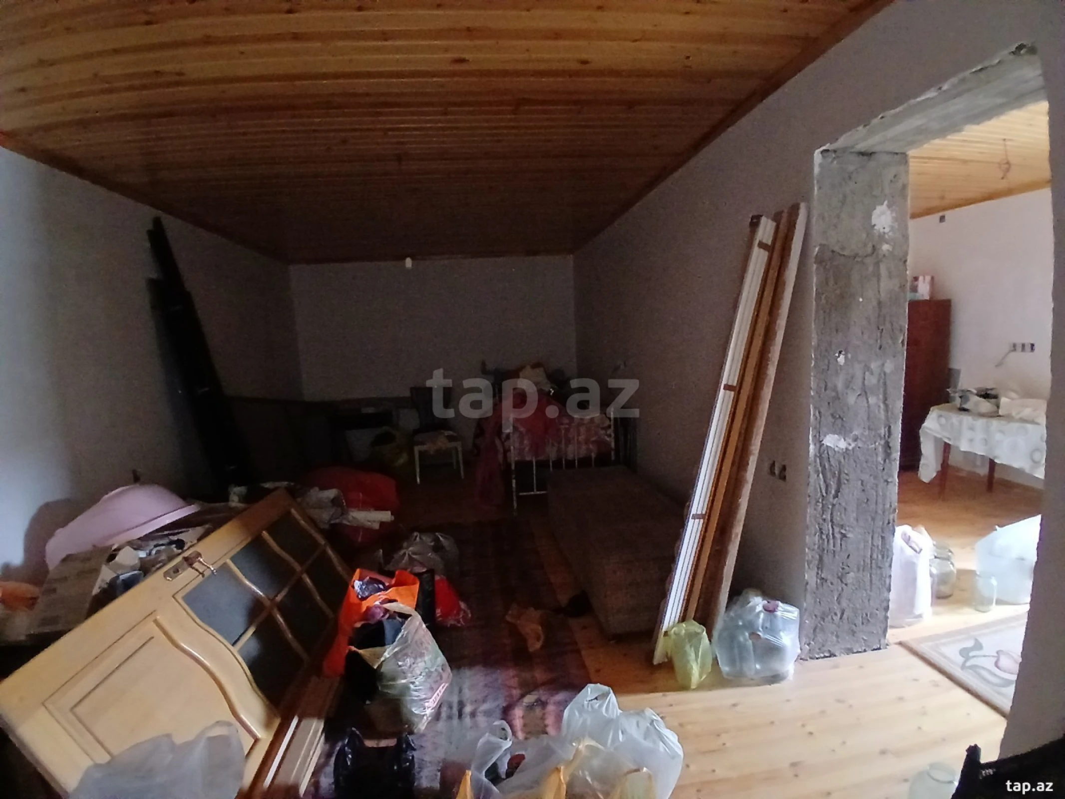 Satılır 9 otaqlı həyət evi