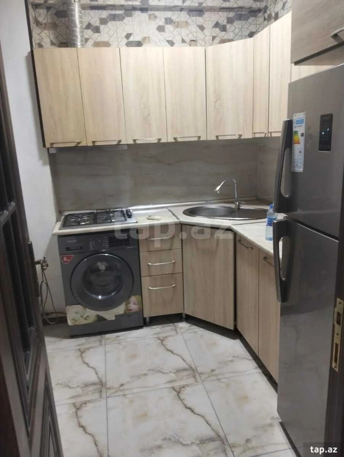 Kirayə verilir 3 otaqlı yeni tikili 70 m²
