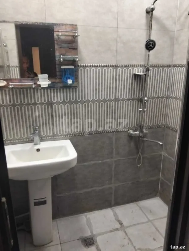 Kirayə verilir 3 otaqlı yeni tikili 70 m²