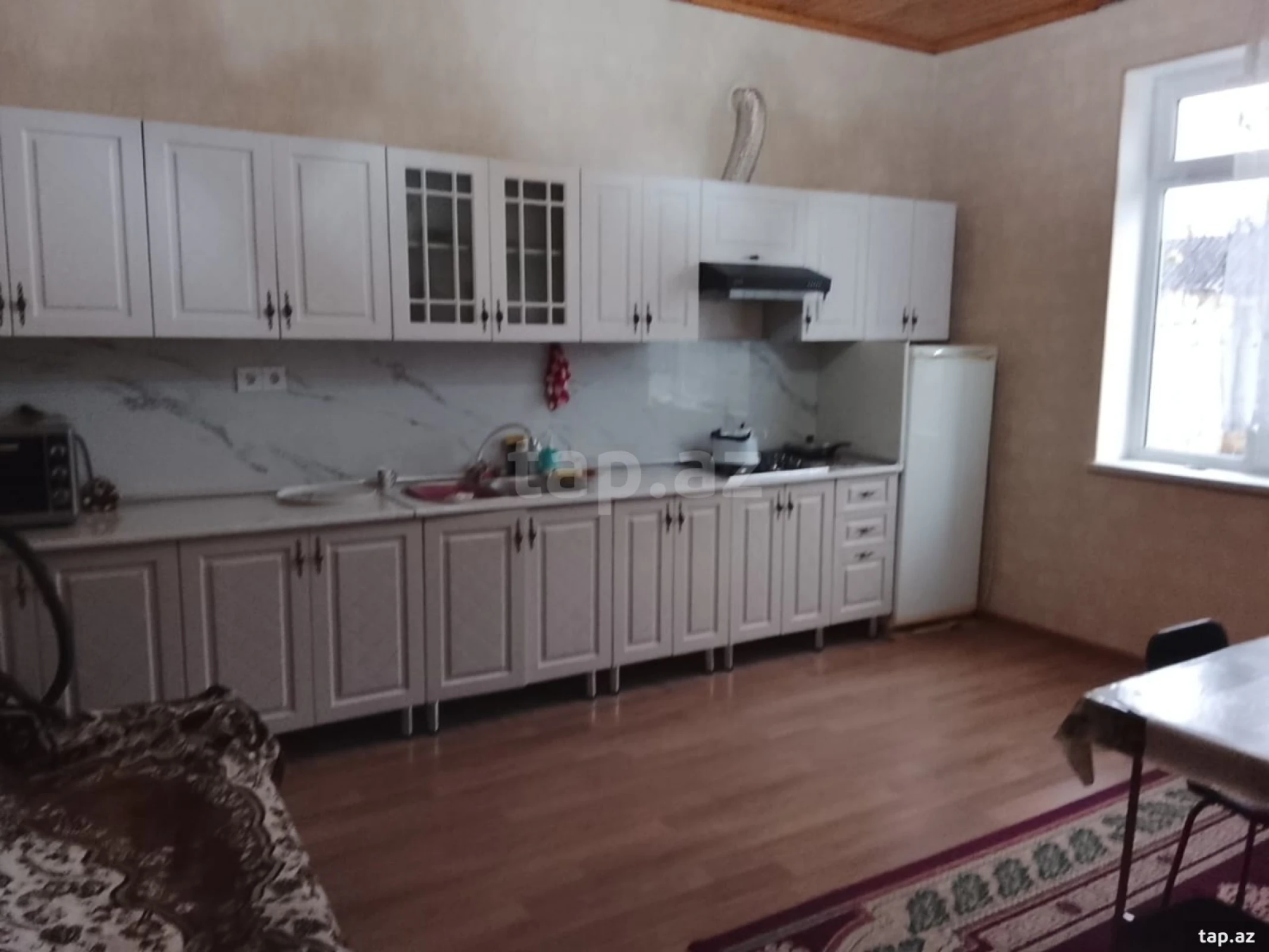 Satılır 6 otaqlı həyət evi