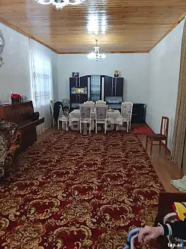 Satılır 6 otaqlı həyət evi — Şəki 6 otaq