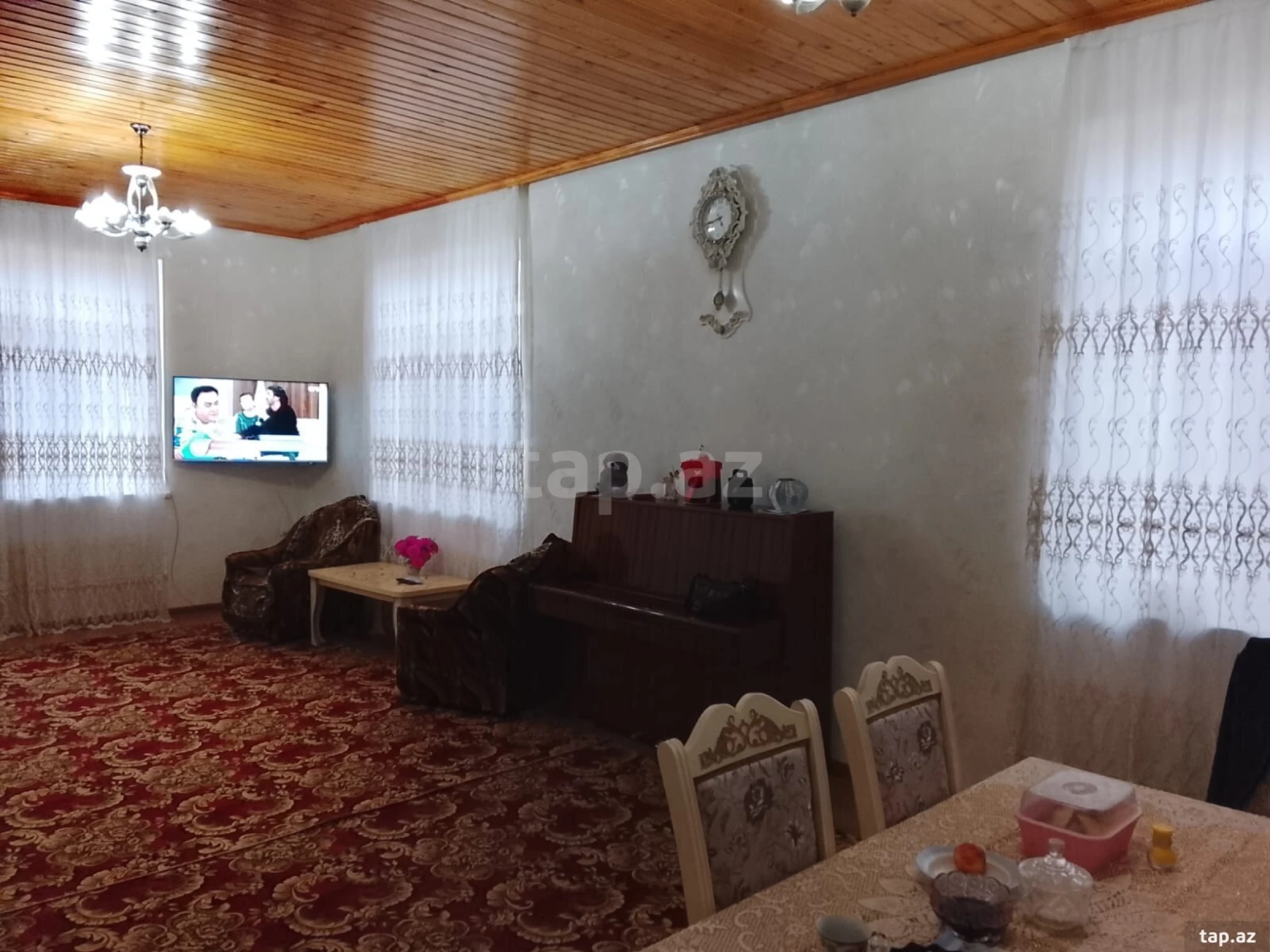 Satılır 6 otaqlı həyət evi