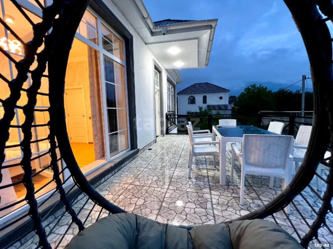 Kirayə verilir 7 otaqlı həyət evi