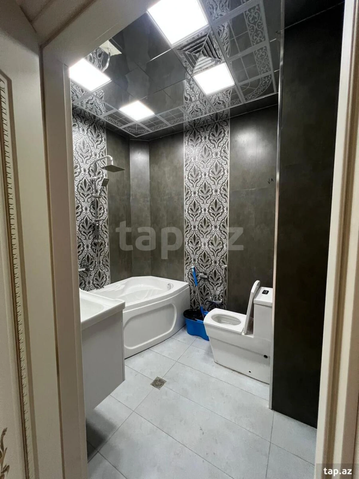 Kirayə verilir 2 otaqlı yeni tikili 76 m²