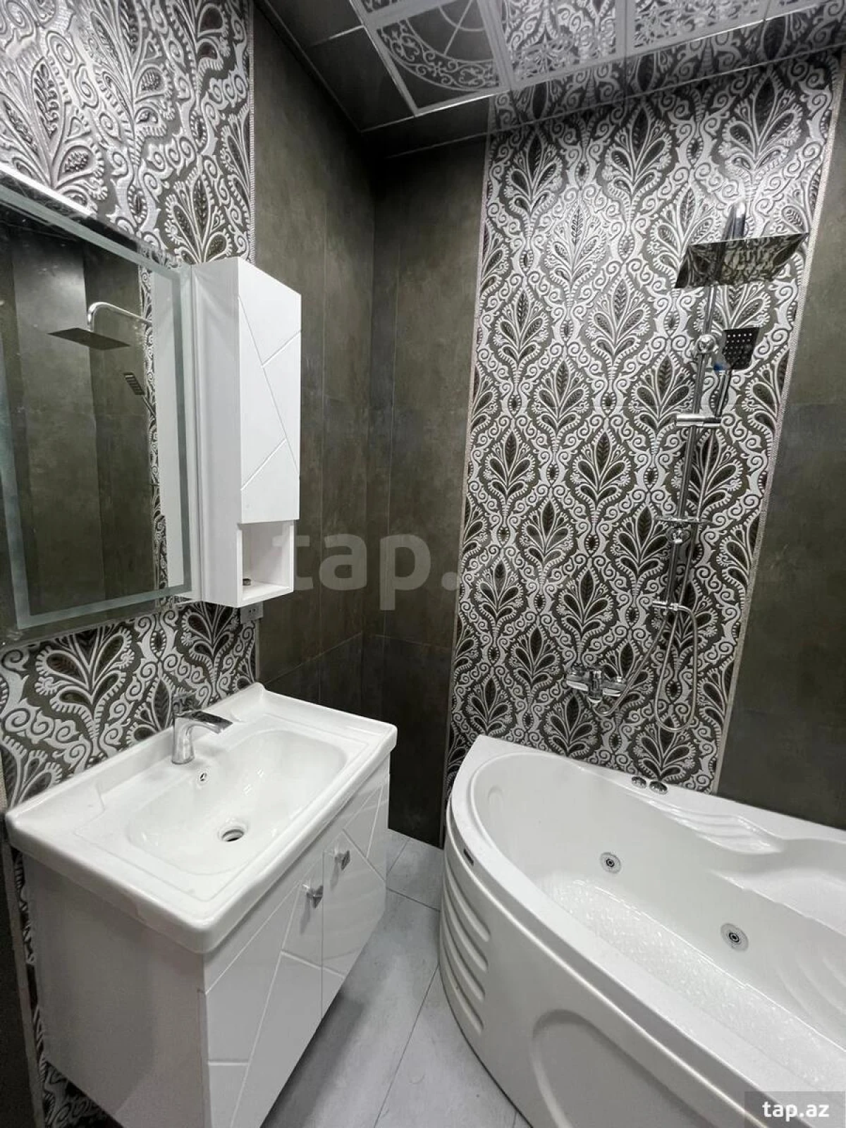 Kirayə verilir 2 otaqlı yeni tikili 76 m²