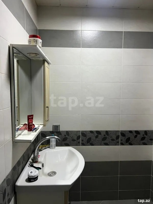 Kirayə verilir 2 otaqlı yeni tikili 65 m²