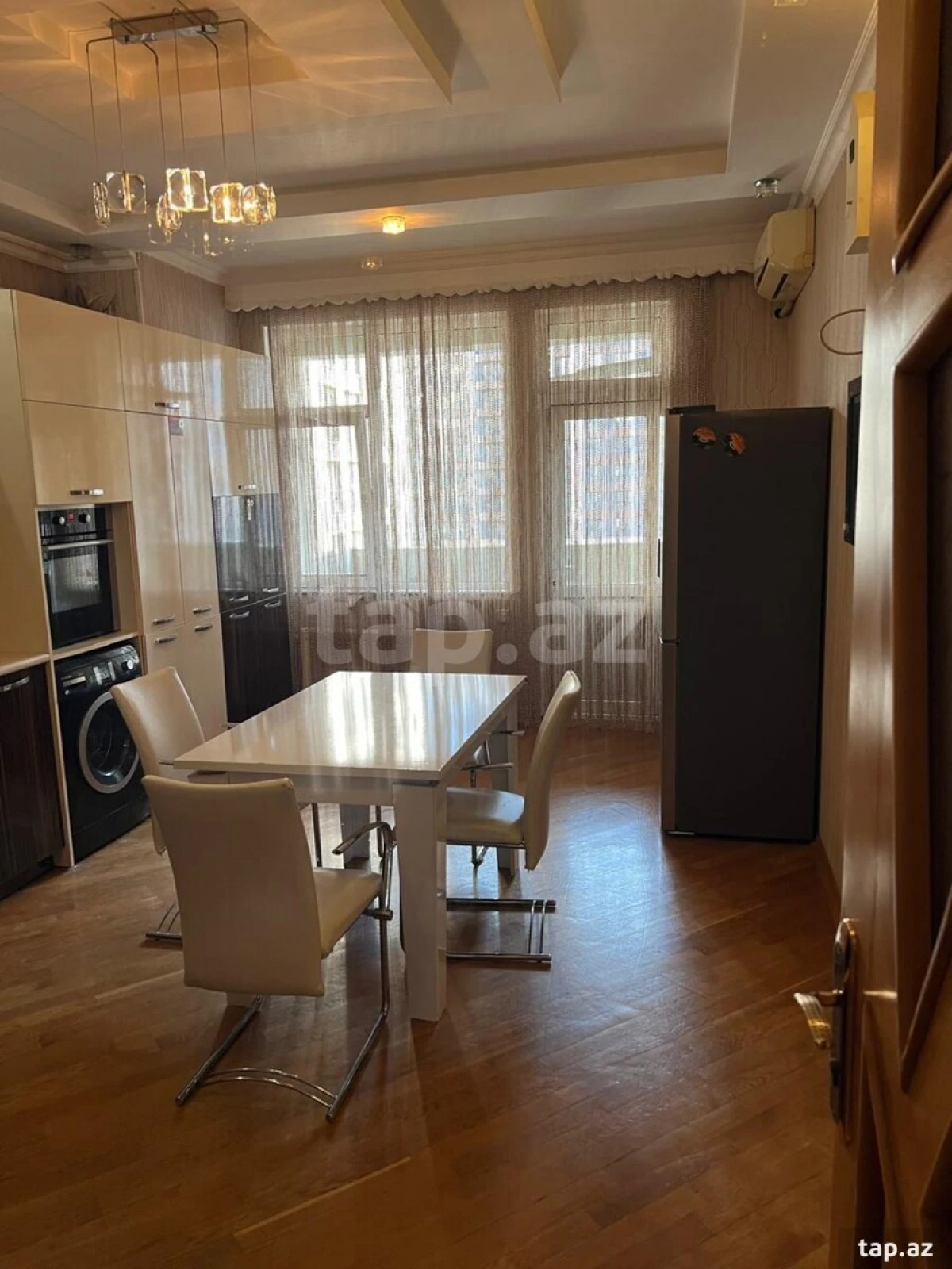 Kirayə verilir 4 otaqlı yeni tikili 110 m²