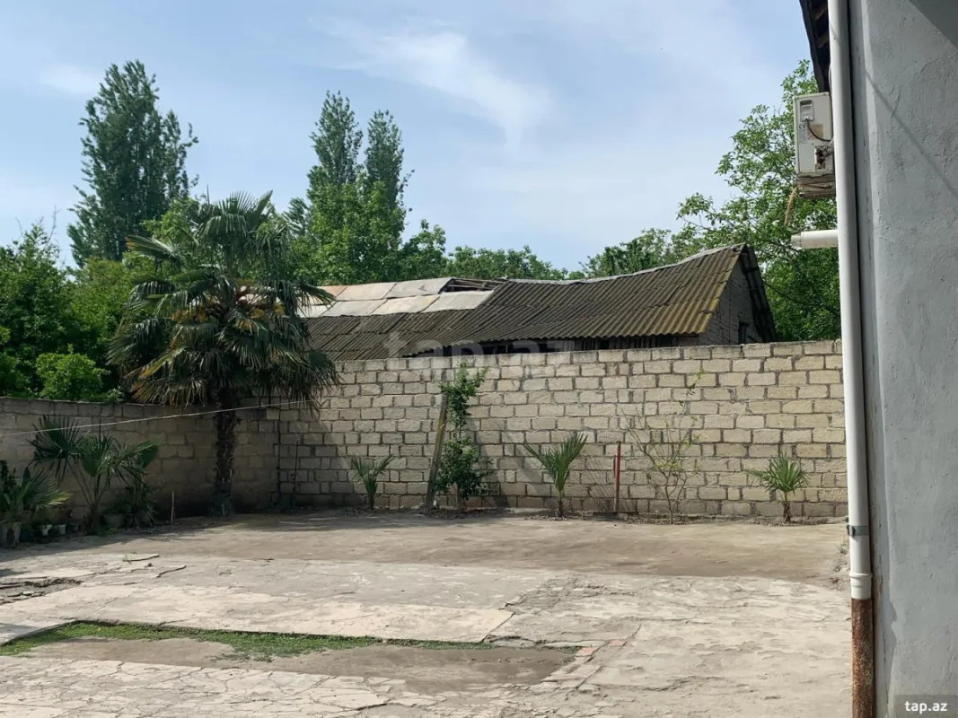 Satılır 5 otaqlı həyət evi