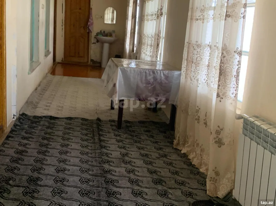 Satılır 5 otaqlı həyət evi