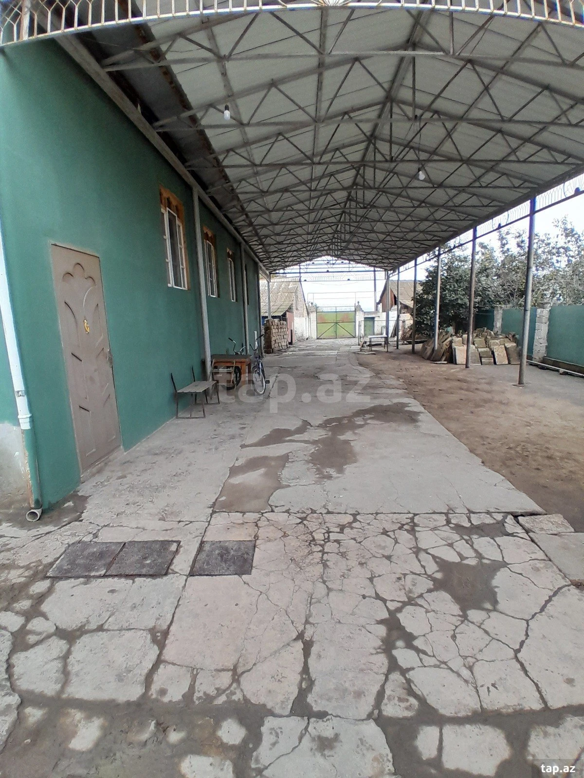 Satılır 5 otaqlı həyət evi