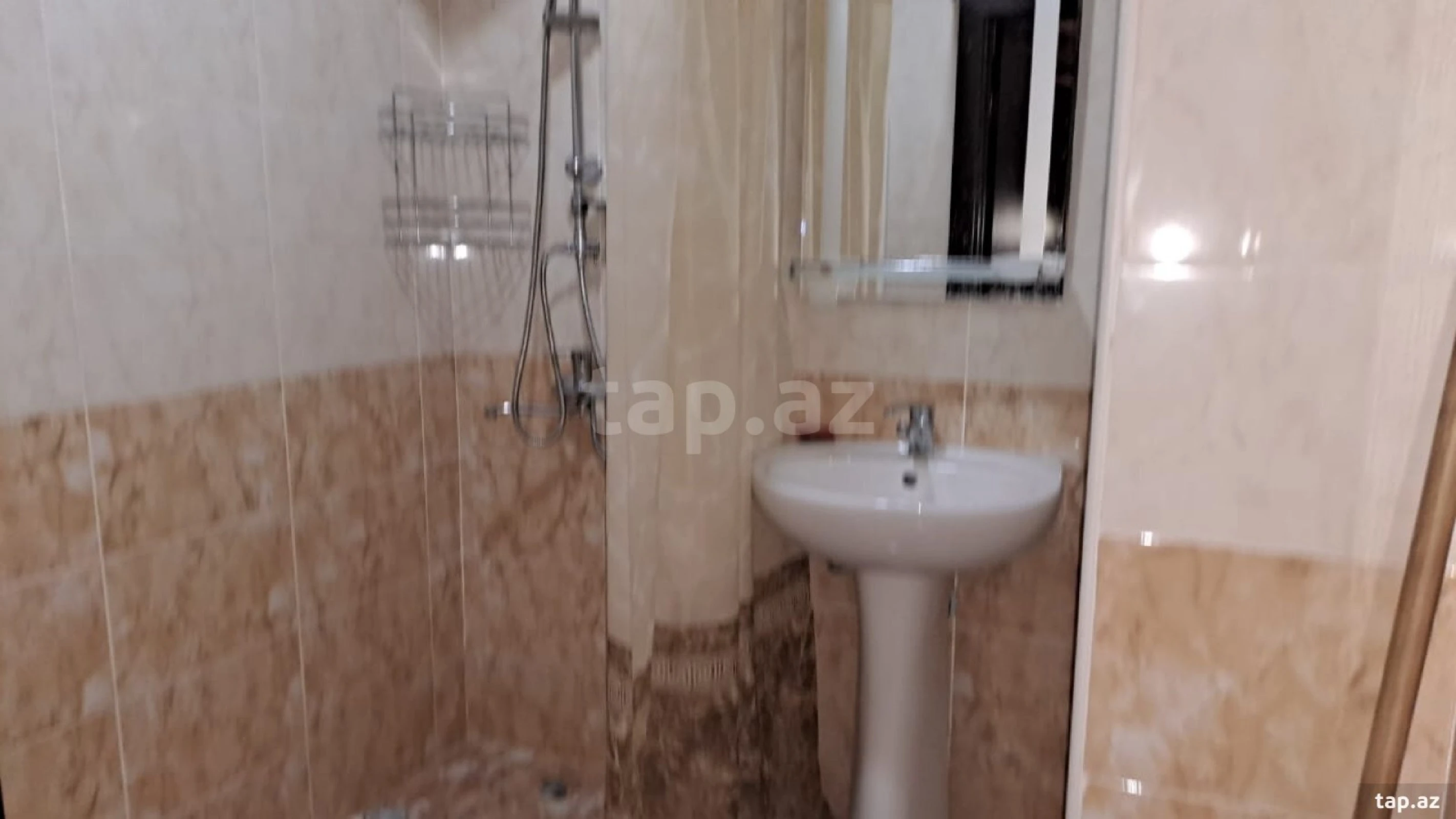 Kirayə verilir 2 otaqlı yeni tikili 70 m²
