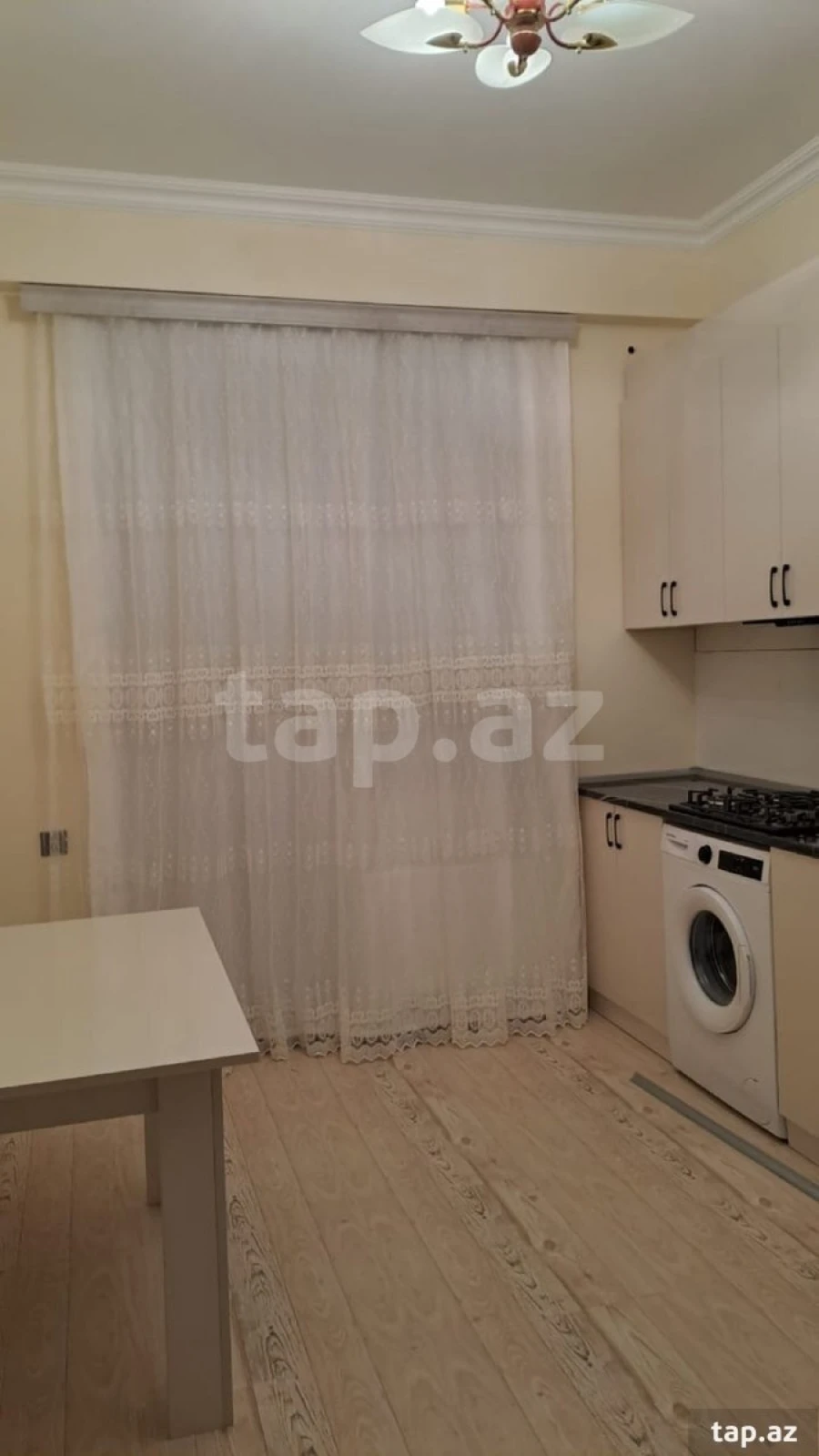 Kirayə verilir 2 otaqlı yeni tikili 70 m²
