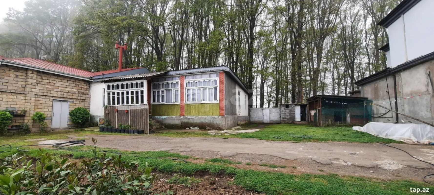 Satılır 4 otaqlı həyət evi