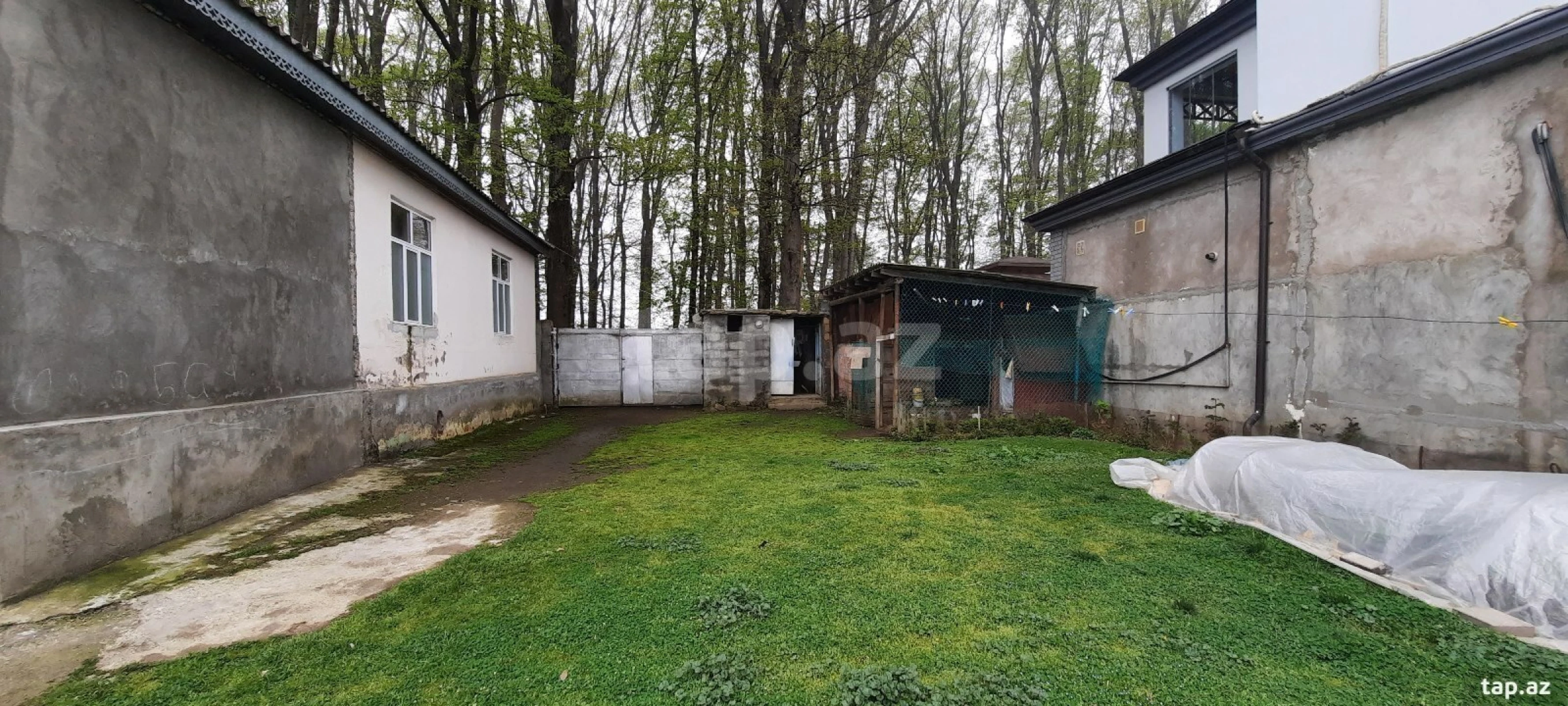 Satılır 4 otaqlı həyət evi