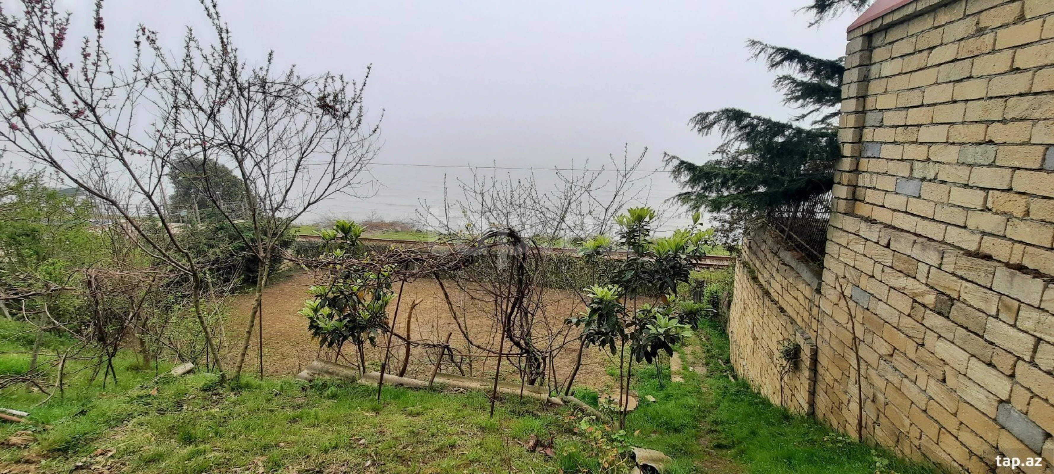 Satılır 4 otaqlı həyət evi