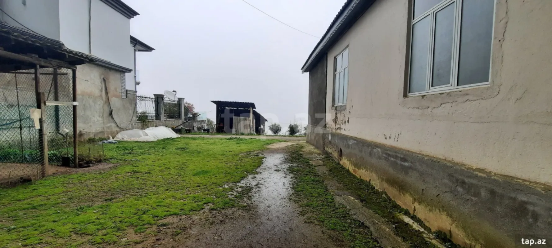 Satılır 4 otaqlı həyət evi