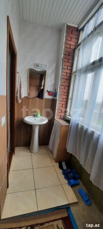 Satılır 4 otaqlı həyət evi